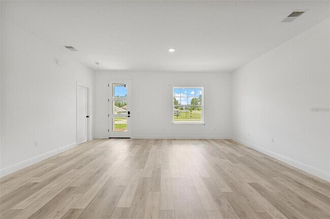 Building Photo - 324 Marion Oaks Trail