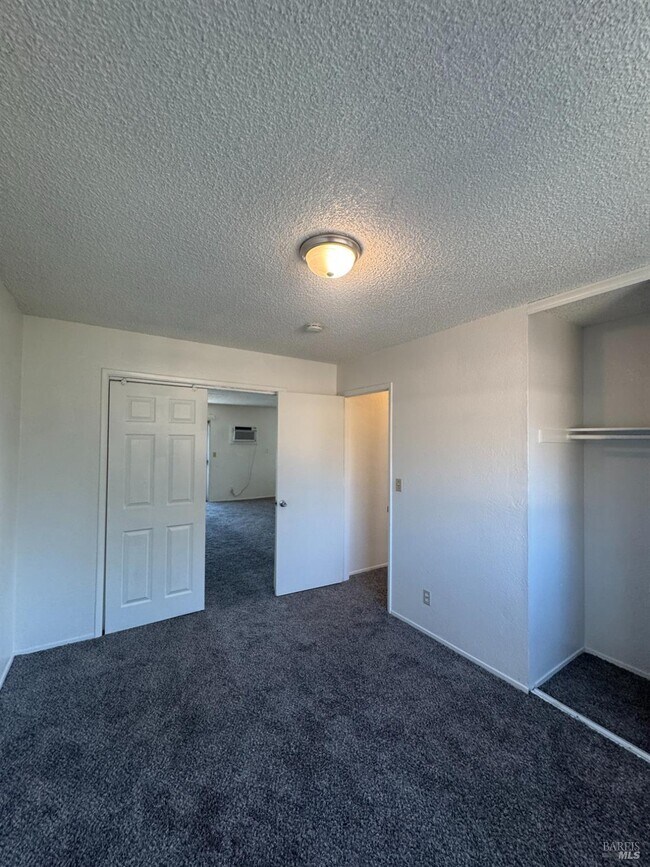 Building Photo - 118 Yorkshire Ct