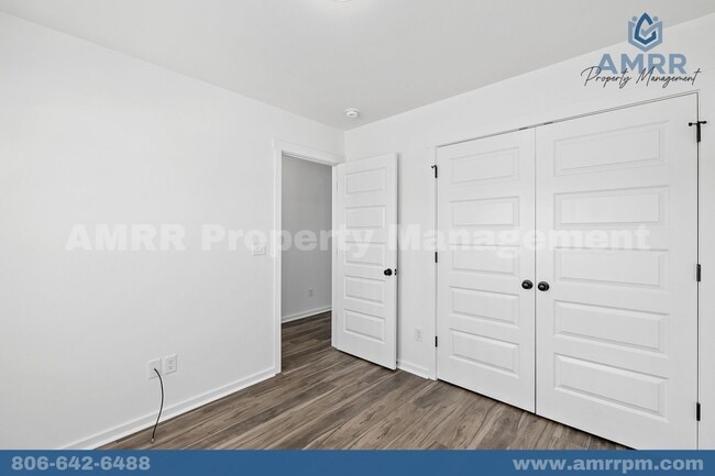 Building Photo - New Beginnings Start At AMRR: 4 bedroom in Apple Crossing!