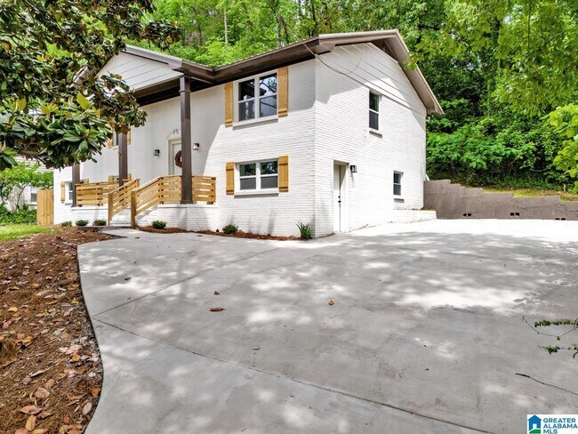 Building Photo - 917 S Forrest Dr