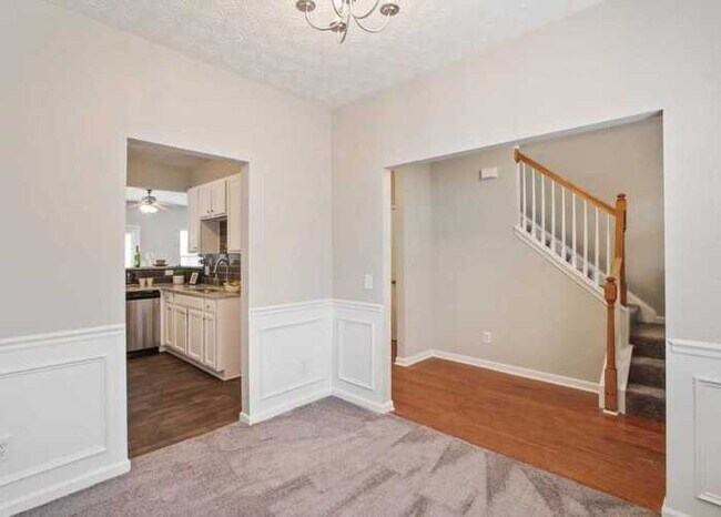 Building Photo - Fantastic 3bd/2.5ba home! Coming soon!