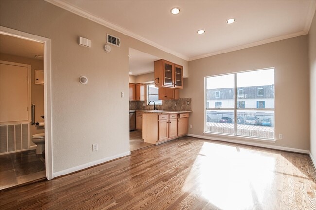 Building Photo - 4749 E NASA Pkwy