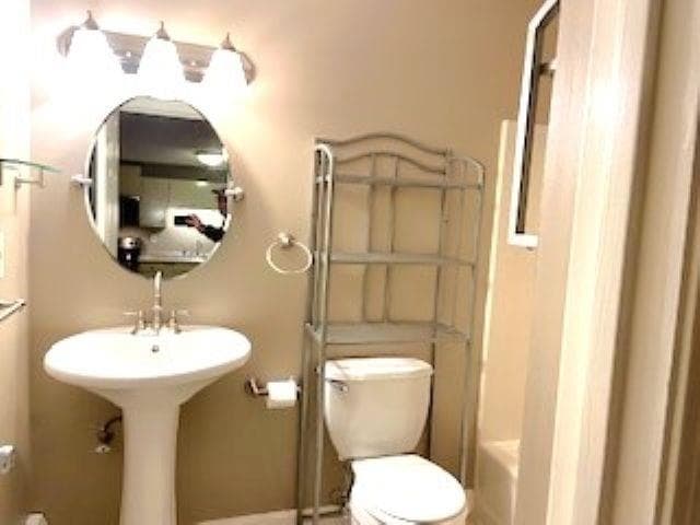 Building Photo - 1375 Bodwell Rd