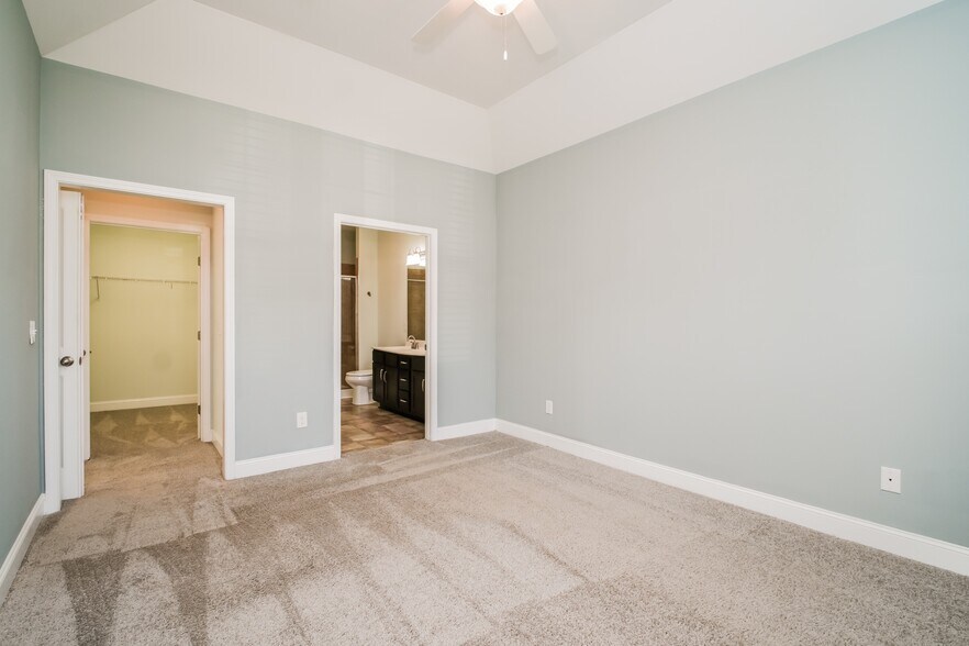 Building Photo - 49 Highland Forest Cir