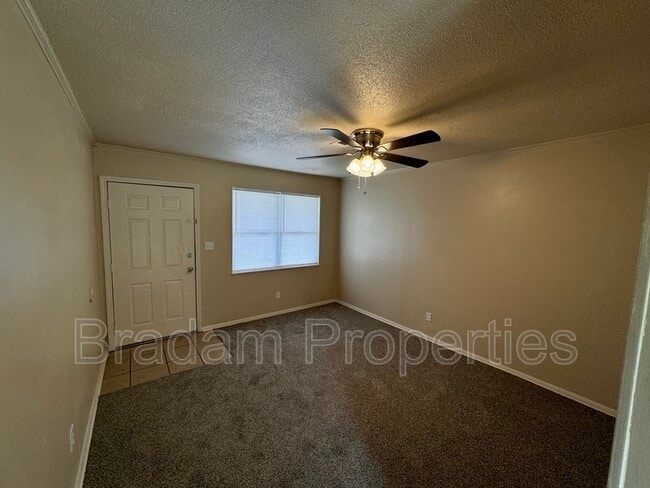 Building Photo - 503 N Beaumont St