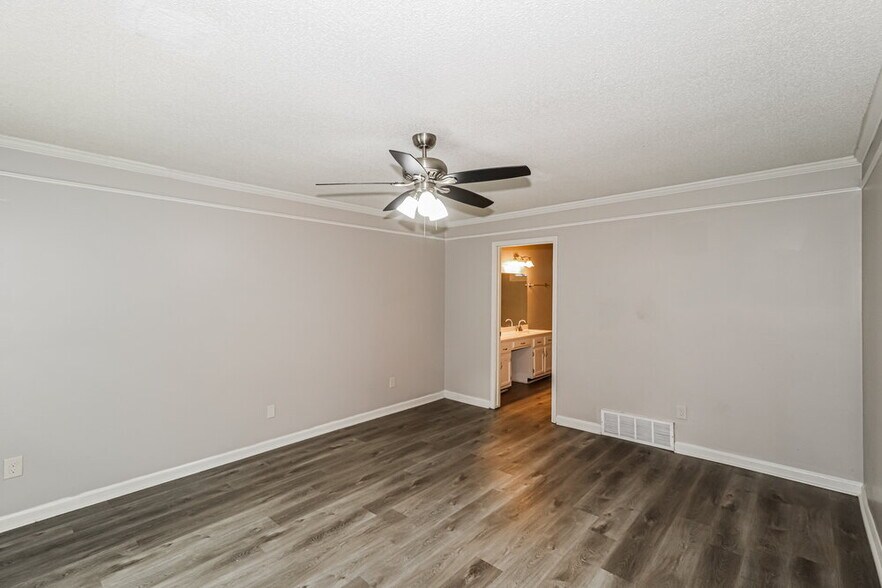 Building Photo - 329 Locust Grove Dr