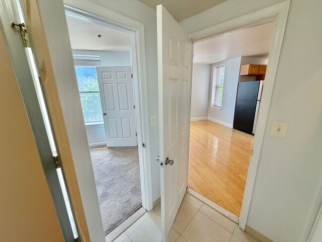 Building Photo - Great 1 Bed 1 Bath in Eckington/Bloomingdale at the Madison Condominiums