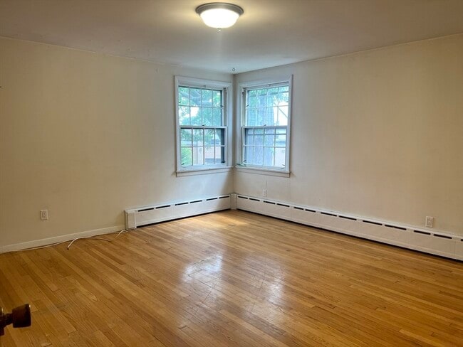 Building Photo - 373 Winthrop St