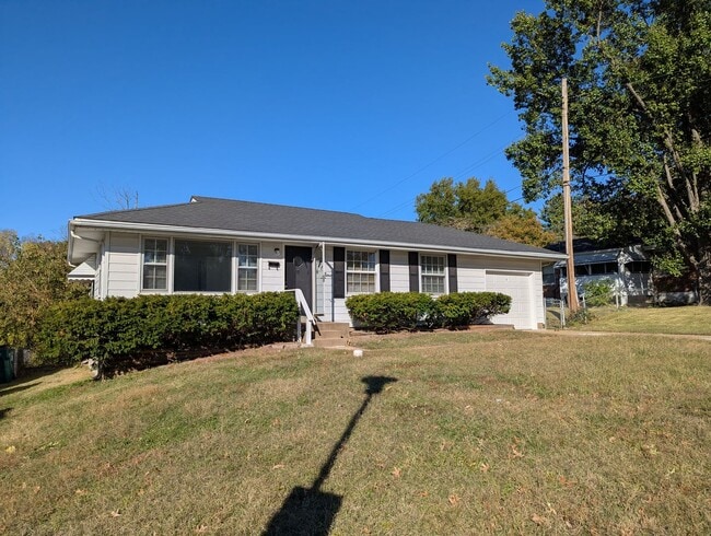Building Photo - Live in Bliss - 3 Bed, 1 Bath