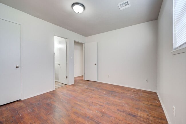 Building Photo - 1528 SE 49th Terrace