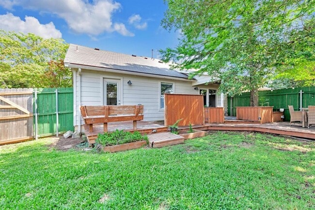 Building Photo - 112 Prairie Springs Loop