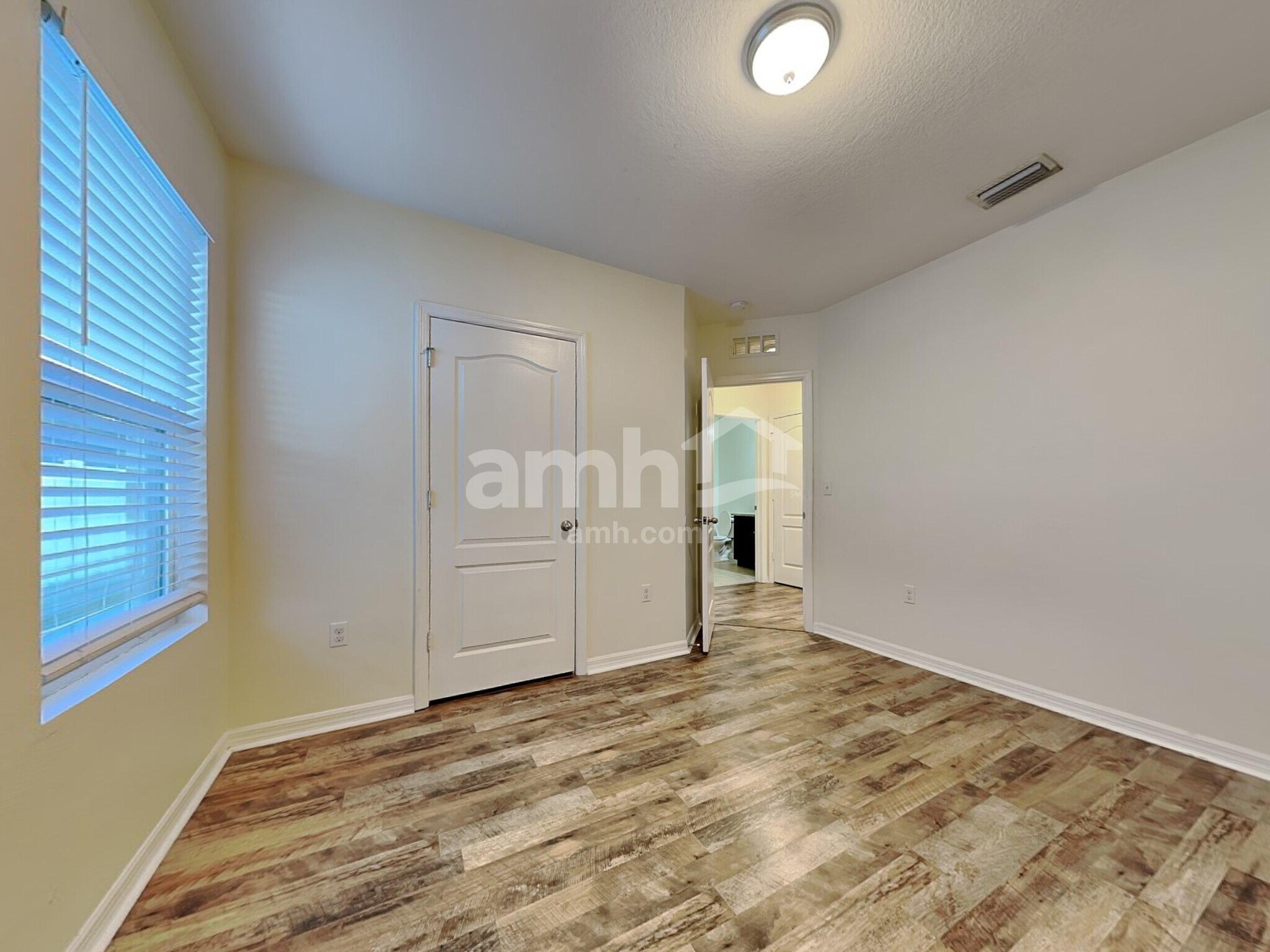 Building Photo - 3825 Crystal Dew St