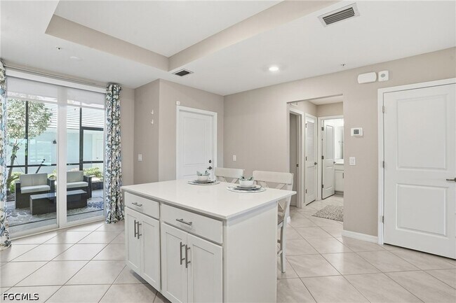 Building Photo - 14204 Heritage Landing Blvd