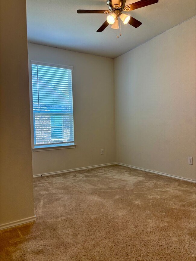 Building Photo - ? Beautiful 4-Bedroom Single-Story in Fort Worth