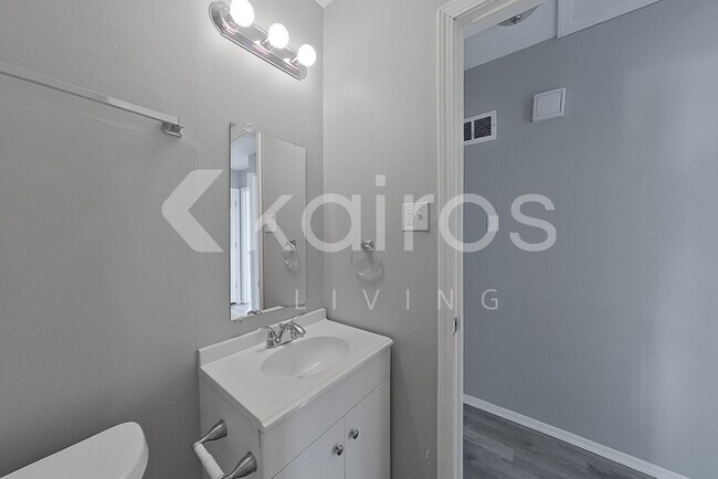 Building Photo - 2715 Benne Dr