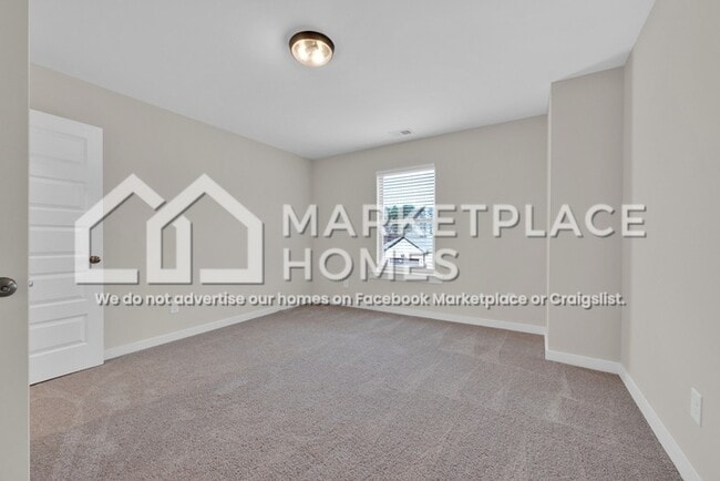 Building Photo - 170 Kings Wy