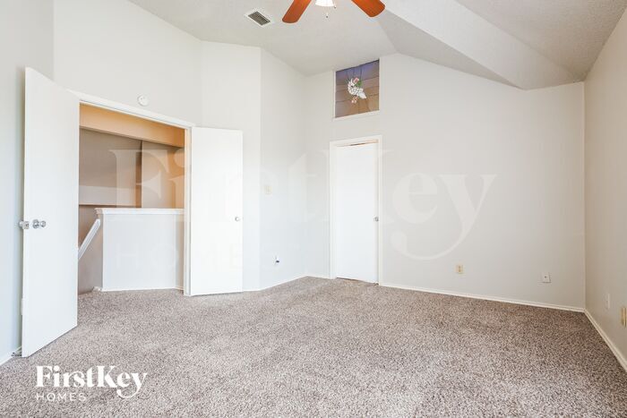 Building Photo - 922 Ramblewood Dr
