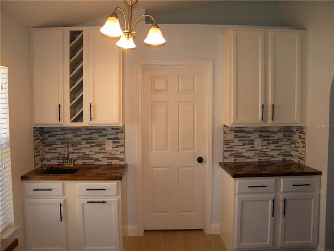 Building Photo - 1821 Corner Meadow Cir