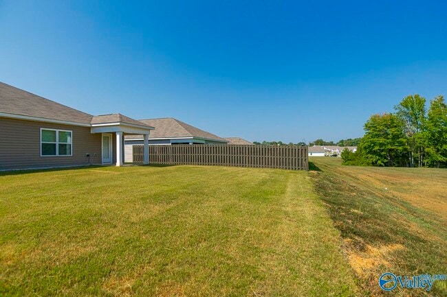 Building Photo - 123 Trestle Pt Dr