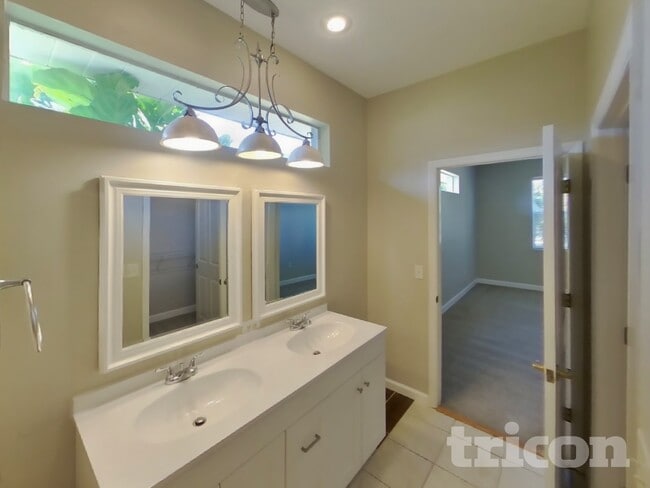 Building Photo - 9208 64th Ct E