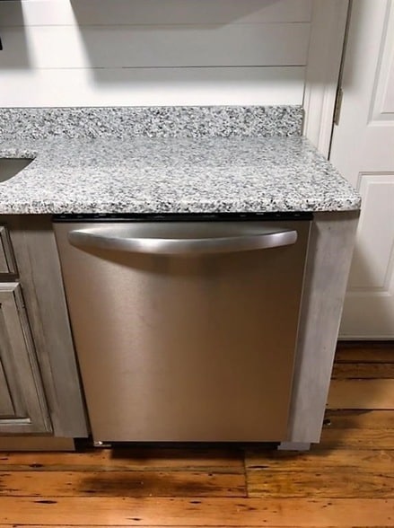 Building Photo - 25 W Narragansett Ave