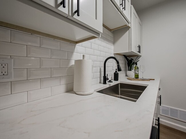 Building Photo - Luxury Living at Z on Plymouth – 1,000 SF Two-Bedroom Residence