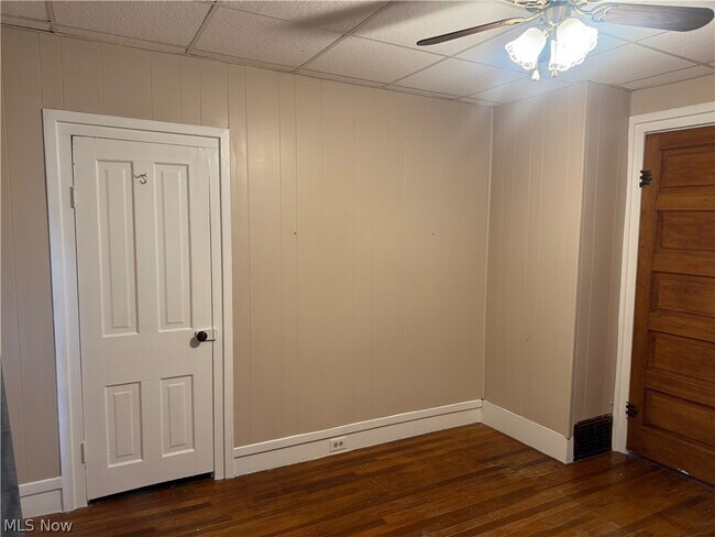 Building Photo - 6917 Daisy Ave