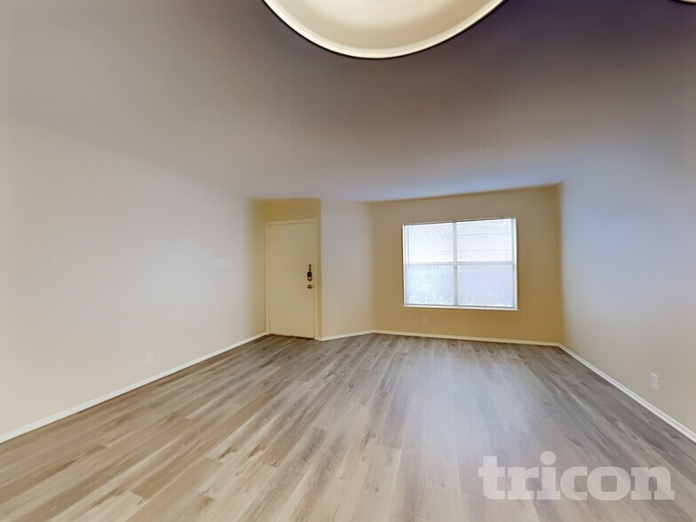 Building Photo - 6850 Misty Field Dr