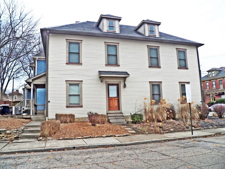 Primary Photo - 1190 Forsythe Ave