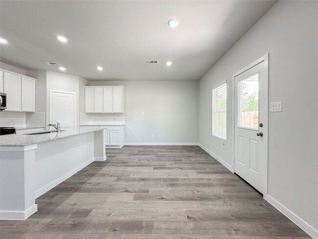Building Photo - 7806 Alset Dr