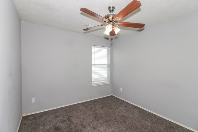 Building Photo - 20735 Dewberry Creek Ln