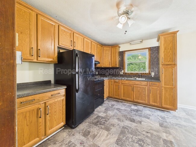 Building Photo - 530 Highland Ave