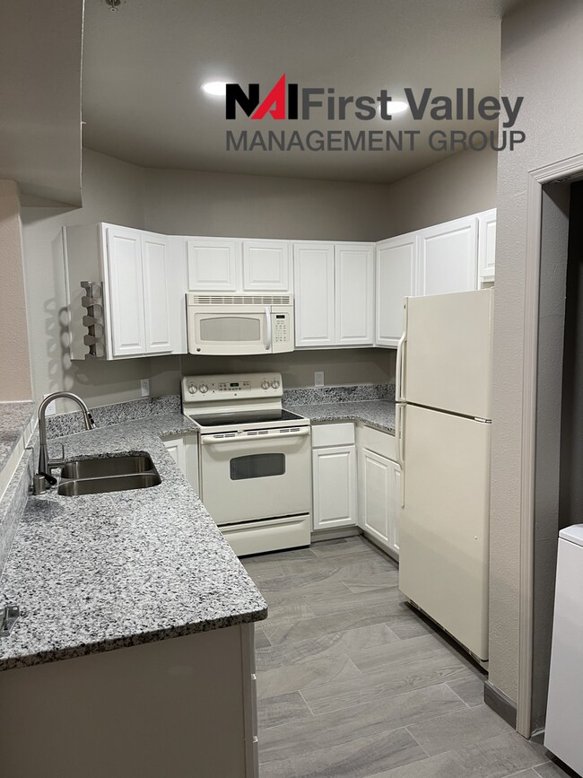 Building Photo - 1 Bedroom, 1 Bath