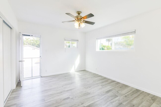 Building Photo - Ocean Avenue Duplex