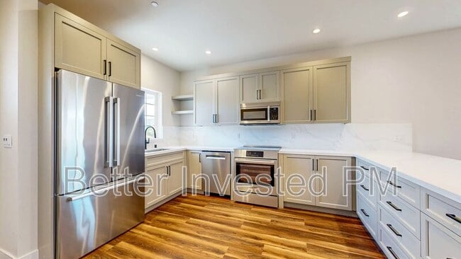 Building Photo - 4565 Brighton Dr