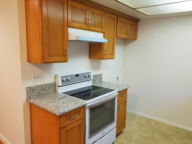 Building Photo - 2612 Mathews Ave