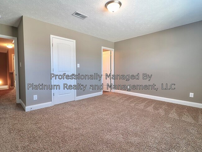 Building Photo - 325 Landrum Pl