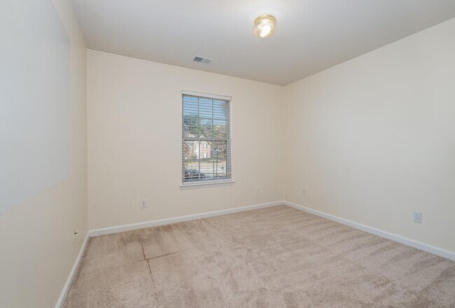 Building Photo - 2108 Tommy Ln