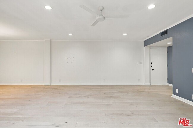 Building Photo - 7309 Franklin Ave