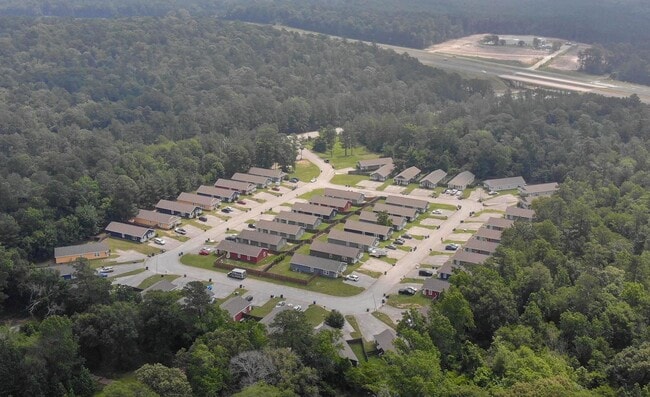 Building Photo - 107 Varsity Dr