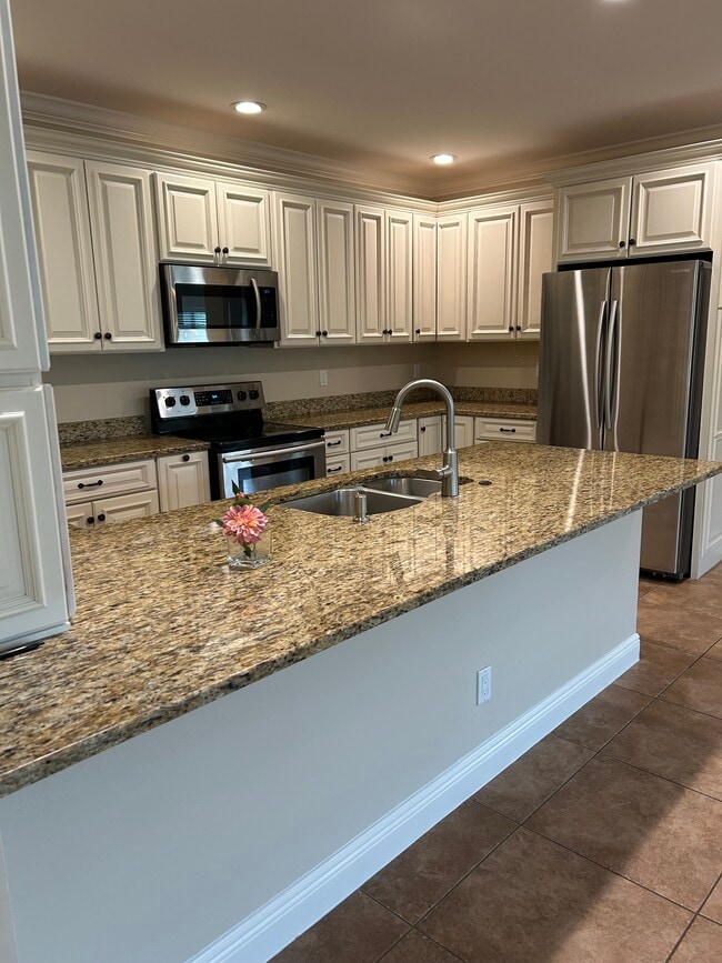 Building Photo - 4412 Vanda Dr