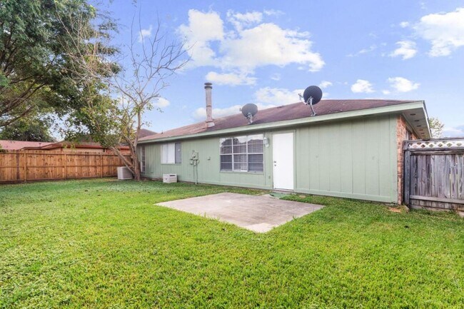 Building Photo - 2503 Brookford Dr