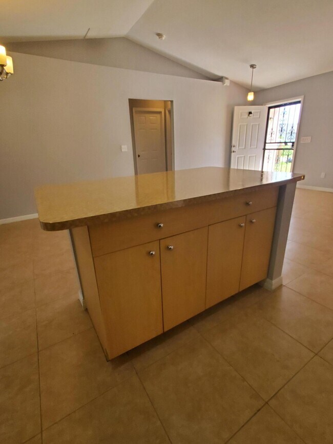 Building Photo - 3234 SW Fillmore St