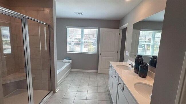 Building Photo - 2485 Poppy Ct