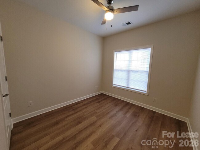 Building Photo - 121 Singleton Rd