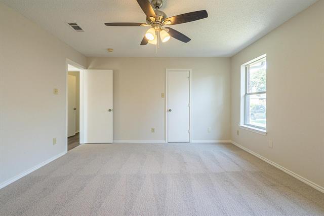 Building Photo - 2507 Meadowview Dr