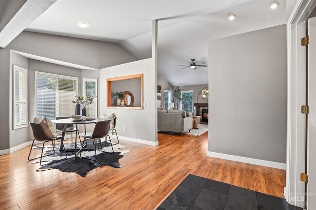 Building Photo - 11909 W Patrina Dr