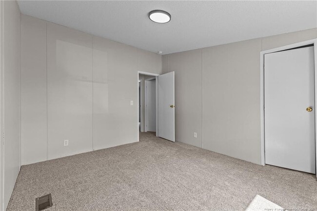 Building Photo - 97 Turf Dr