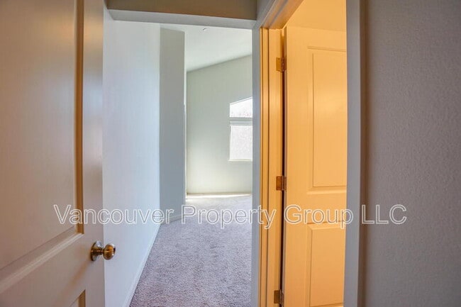 Building Photo - 187 N 44th Pl