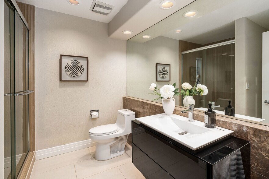 Building Photo - 4257 Golden Oak Ct